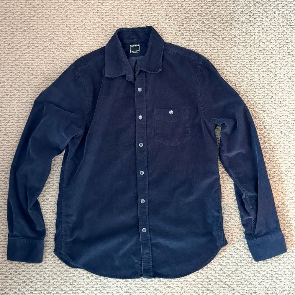 Like-New Men's Todd Snyder Fine Corduroy Button Down Shirt in Hale Navy - M